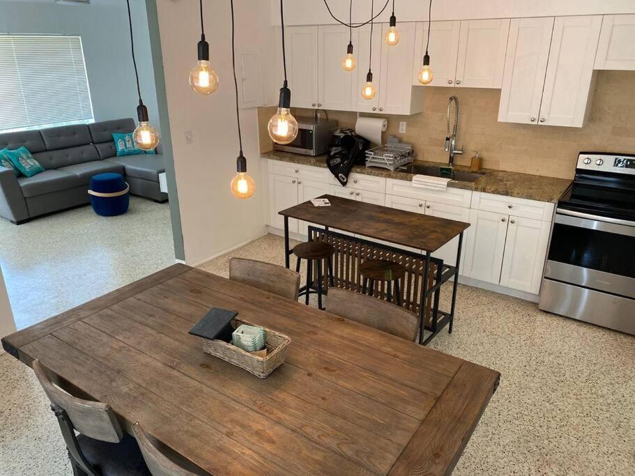 Stayover In Miami Home 2Br - 1Bth - Free Parking Εξωτερικό φωτογραφία
